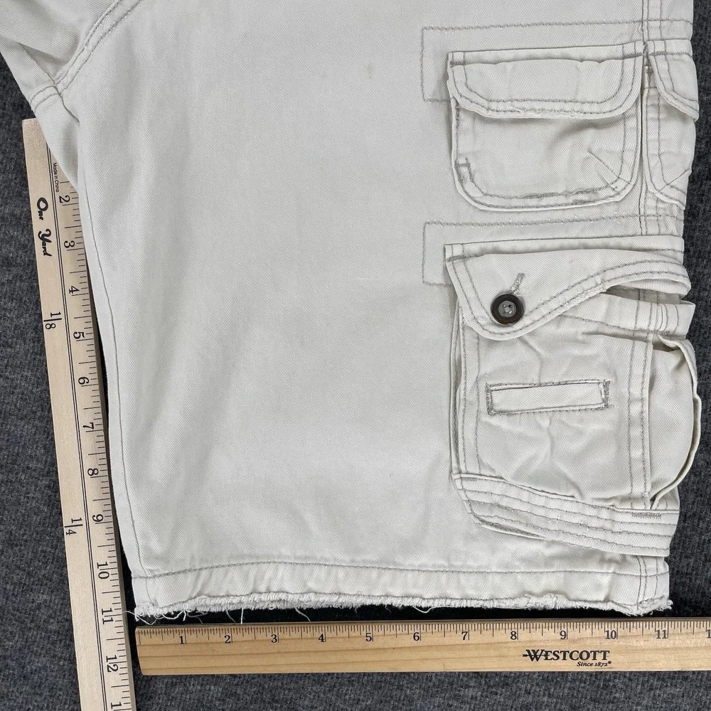 Plugg Cargo Shorts Mens 31 (Fits 32) White Khaki Utility Pocket Y2K Grunge Baggy